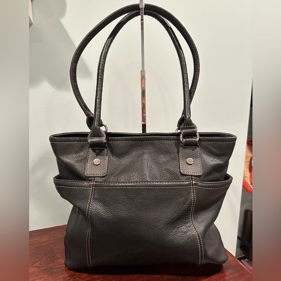 Tignanello Elegant Black Leather Tote Bag - Picture 1 of 12